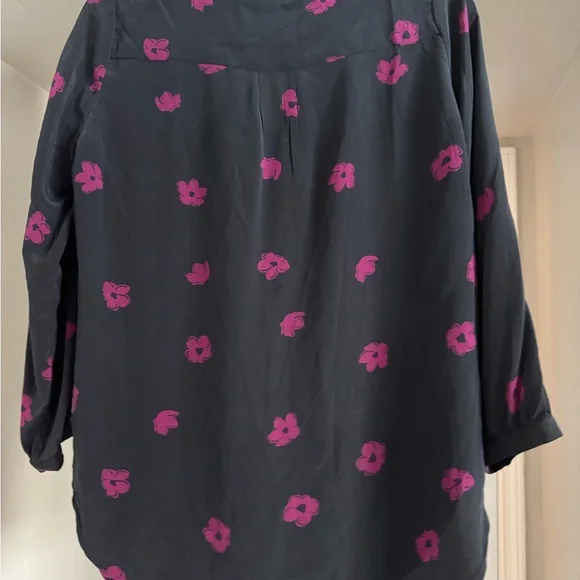 Amour Vert 100% Silk Blouse - Picture 2 of 4